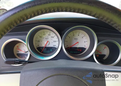 2005 Dodge Magnum из США, поврежденный, VIN 2D4FV48V15H555242